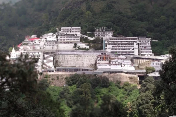 Kashmir with Vaishno Devi Tour Package (7 Nights / 8 Days)