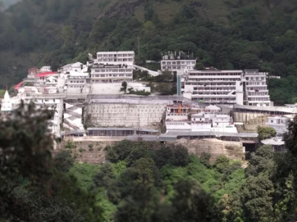 Kashmir with Vaishno Devi Tour Package (7 Nights / 8 Days)