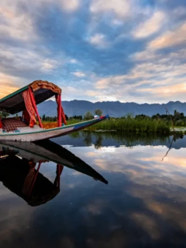 Kashmir with Vaishno Devi Tour Package (7 Nights / 8 Days)